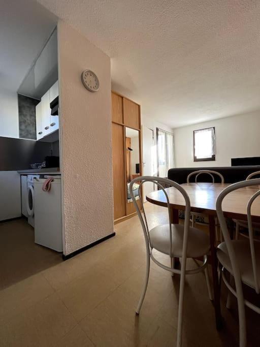 St-Pierre-La-Mer, Bel Appartement A Dans Residence Avec Piscine Et Tennis Entre 5 Et 10 Min De La Plage Fleury  Buitenkant foto